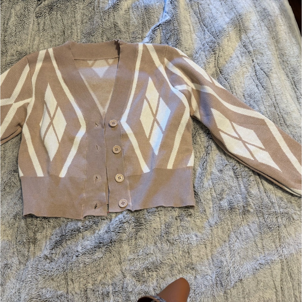 Source Unknown Tan and Cream Argyle Cardigan